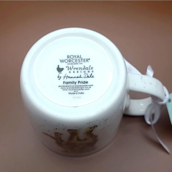 Royal Worcester Lion "Family Pride" large bone china mug - Picture 8 of 10